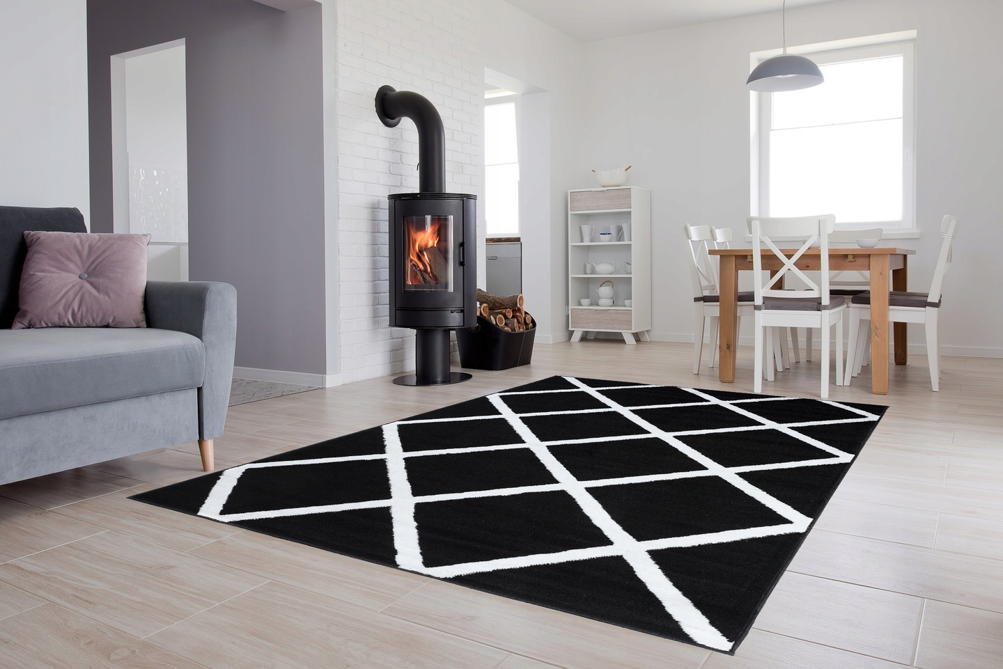 Moderný koberec HOME art - čierne štvorce